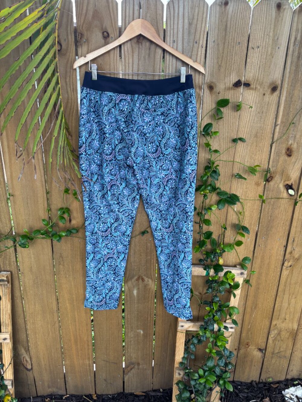 Tommy Bahama Everyday Active Pants Women’s S Multicolored Floral Paisley Stretch - Picture 9 of 12